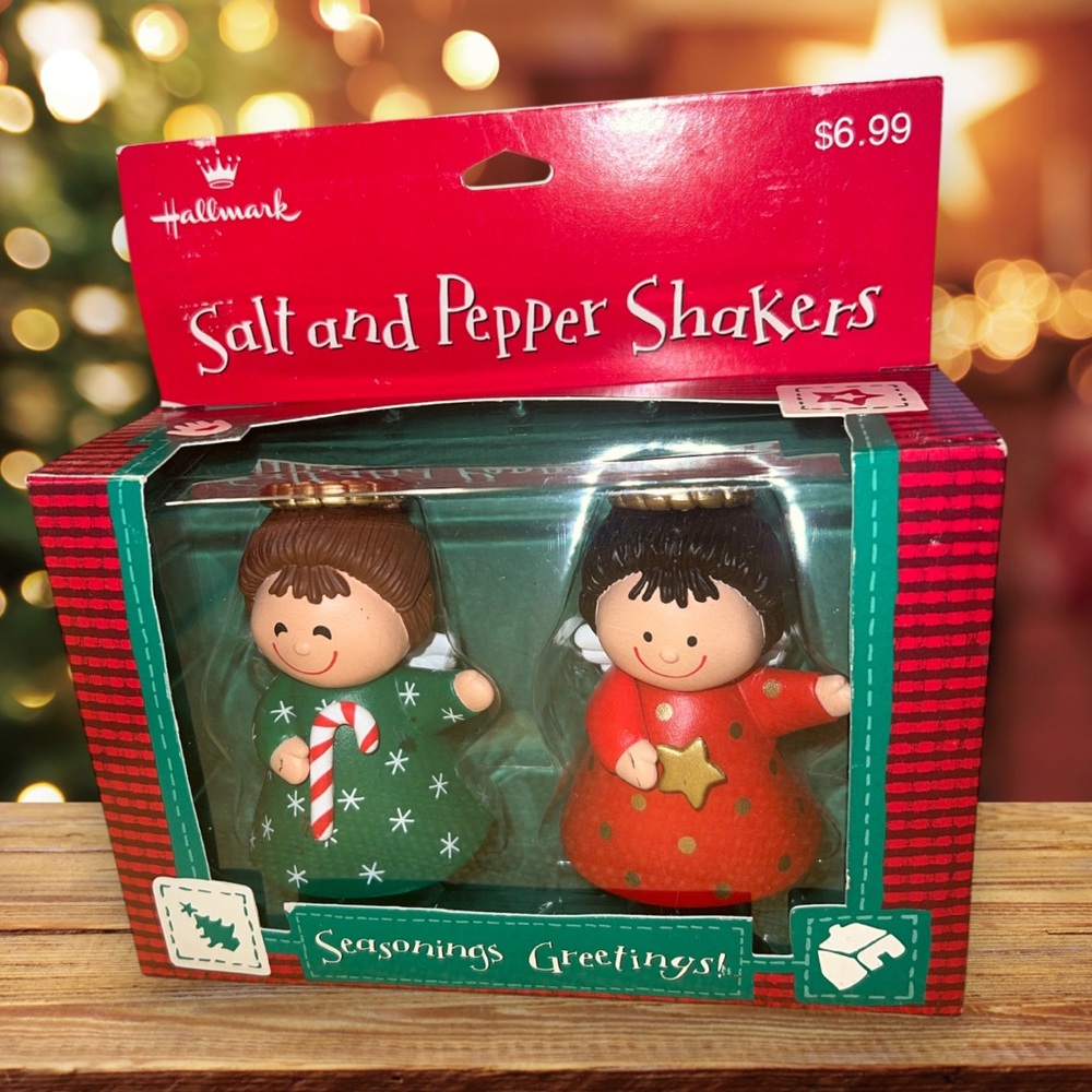 Hallmark Seasonings Greetings Christmas Angel Salt Pepper Shaker Set Collector